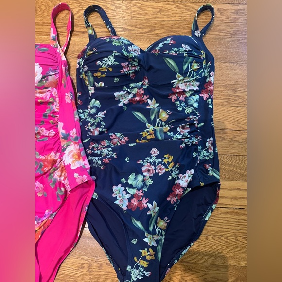 2 NIPTUCK One-piece Swimming Suits Women’s Size 8 - Picture 2 of 6